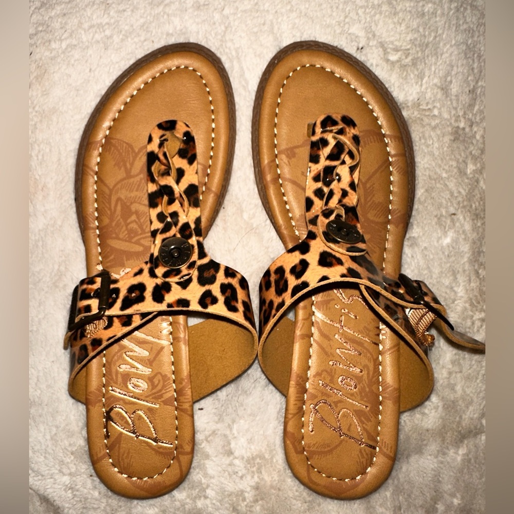 Great for Spring and Summer! Animal print sandals! NWOT! Size 8.